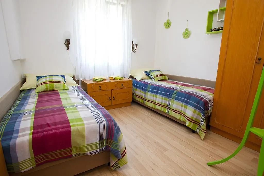 Apartments Marija Vrbnik  0*, Vrbnik (Primorje-Gorski Kotar) Chorvatsko